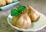 腌大蒜變綠還能吃嗎？大蒜腌制后變綠能吃嗎？