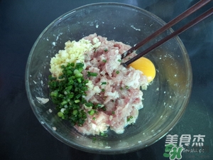 肉丸子可以用面粉嗎？肉丸子用什么粉？