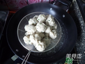 肉丸子可以用面粉嗎？肉丸子用什么粉？