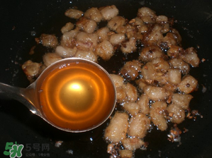熬豬油為什么要加水？熬豬油水放多了怎么辦？