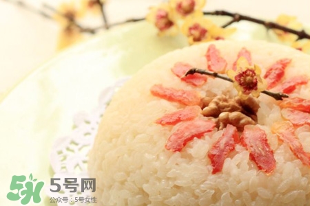 過年為什么要吃八寶飯？八寶飯寓意吉祥平安