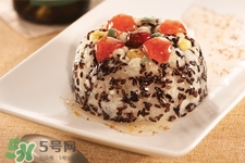 過年為什么要吃八寶飯？八寶飯寓意吉祥平安