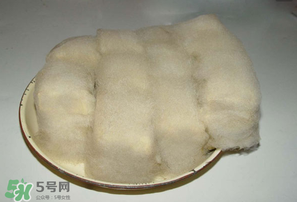 霉豆腐長黑毛能吃嗎？霉豆腐為什么長黑毛？