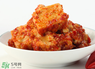 霉豆腐長黑毛能吃嗎？霉豆腐為什么長黑毛？