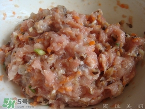 一斤糯米可以做多少個糯米丸子？一斤糯米可以做多少糯米圓子？