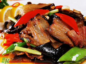 臘肉蒸什么菜好吃？蒸臘肉放什么材料好吃？