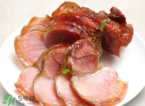 臘肉蒸什么菜好吃？蒸臘肉放什么材料好吃？