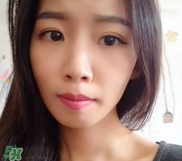 唇線筆可以當口紅嗎？唇線筆和口紅的區(qū)別？