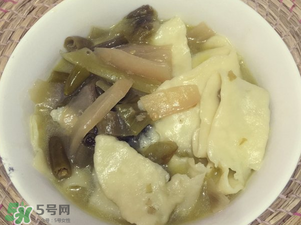 酸菜臭了還能吃嗎？酸菜臭了對(duì)身體有害嗎？