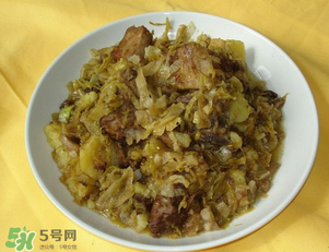 酸菜臭了還能吃嗎？酸菜臭了對(duì)身體有害嗎？