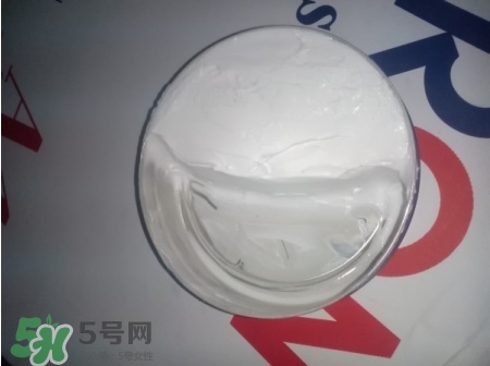 妮維雅藍罐怎么乳化？妮維雅藍罐面霜好用嗎？