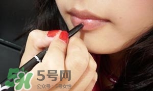 唇線筆可以當口紅嗎？唇線筆和口紅的區(qū)別？