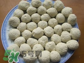 豆腐丸子散了怎么辦？豆腐丸子怎么做不散？