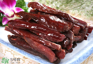 風干牛肉是生的嗎？風干牛肉是生的還是熟的？