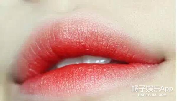 反咬唇妝怎么畫(huà)？反咬唇妝畫(huà)法圖解
