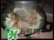 臘豬腳燉什么好吃？臘豬蹄燉什么好吃？