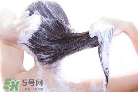 冬天洗澡用什么取暖？冬天浴室用暖風(fēng)機(jī)好嗎？
