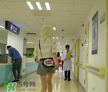 李溪芮包包什么牌子？李溪芮同款包包