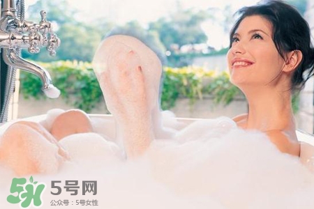 冬天洗澡水溫60度行嗎？60度的水可以洗澡嗎？