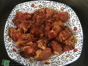 腌排骨要洗嗎？排骨腌完要洗嗎？