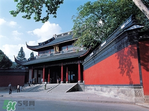 杭州春節(jié)穿什么衣服？過年春節(jié)去杭州穿什么？