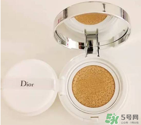 dior迪奧氣墊好用嗎？dior迪奧氣墊和蘭蔻氣墊哪個(gè)好用？