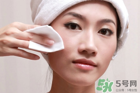 卸妝膏和卸妝水哪個好？卸妝膏和卸妝水的區(qū)別