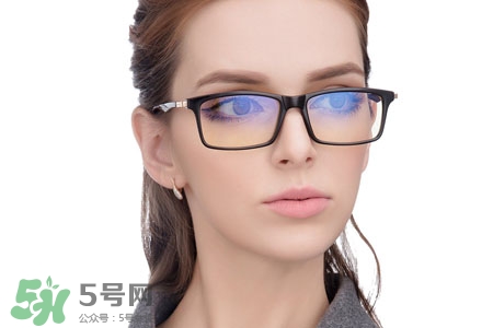洗手液可以洗眼鏡嗎？眼鏡可以用洗手液洗嗎？