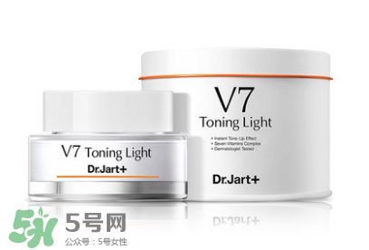 用素顏霜之前要用什么？素顏霜前還有涂抹什么