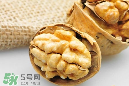 乙肝小三陽可以吃核桃嗎？乙肝大三陽可以吃核桃嗎？