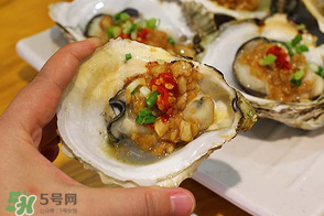 生蠔里面綠色的能吃嗎？生蠔里面綠色的是什么？