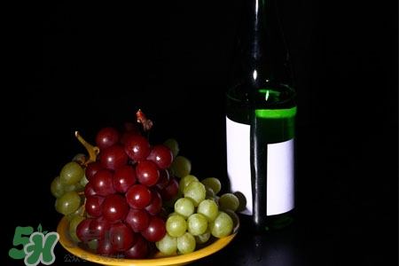乙肝患者能喝紅酒嗎？喝紅酒對(duì)乙肝有影響嗎？