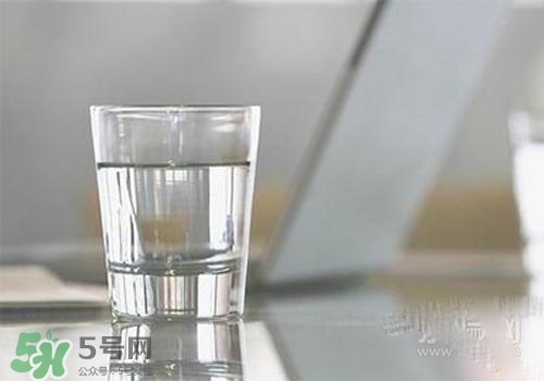 高血壓早上能喝鹽水嗎？高血壓早上喝鹽水的好處？