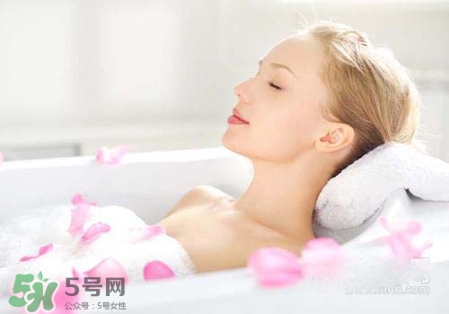 牛奶浴多久泡一次最好？牛奶浴一次泡多久？