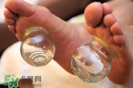 拔罐放血可以祛痘嗎？拔罐放血能治痘痘嗎？