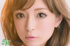 戴美瞳可以滴眼藥水嗎？戴美瞳滴什么眼藥水？