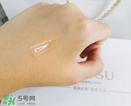 美容液是精華液嗎？美容液和精華液的區(qū)別