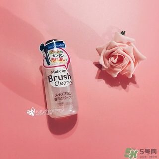 大創(chuàng)化妝刷清洗劑怎么用？大創(chuàng)化妝刷清洗劑使用方法