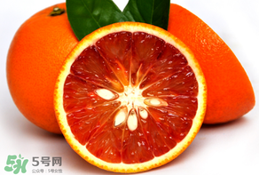 血橙和普通橙子有什么區(qū)別？血橙比普通的橙子好吃嗎？