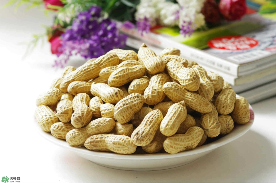 冬天吃花生好嗎？冬天吃花生會上火嗎？