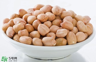 冬天吃花生好嗎？冬天吃花生會上火嗎？