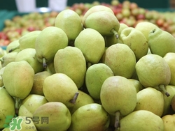 香梨表面一層滑滑的是什么？香梨表面為什么油油的？