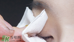 眼唇卸妝液怎么用？眼唇卸妝液使用方法