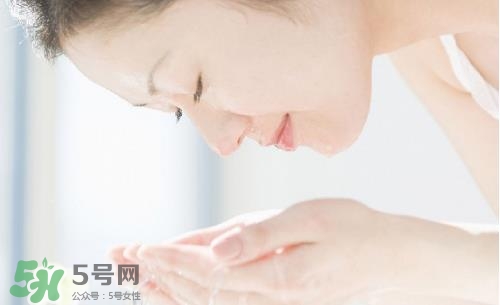 用白醋洗臉能祛斑嗎？白醋洗臉祛斑作用大嗎