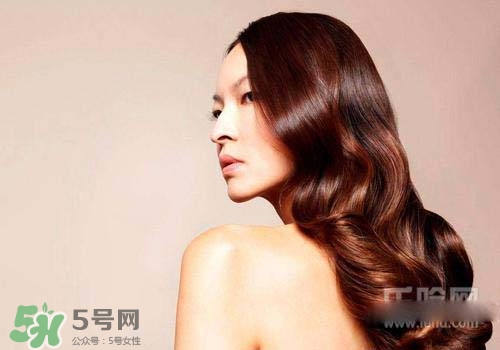 燙發(fā)的藥水貴的和便宜的都一樣嗎？燙發(fā)的藥水貴的和便宜的哪個好？