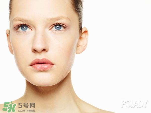 遮瑕液和遮瑕膏的區(qū)別？遮瑕液好還是遮瑕膏好？
