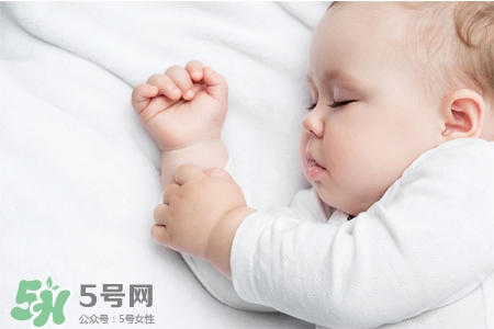 3月份的新生兒穿什么衣服？三月份寶寶穿什么衣服？