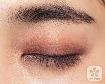 豆沙色眼影怎么畫(huà)？豆沙色眼影畫(huà)法