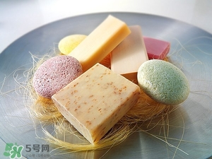 手工皂洗臉好嗎？手工皂和洗面奶哪個(gè)好？