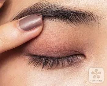豆沙色眼影怎么畫(huà)？豆沙色眼影畫(huà)法